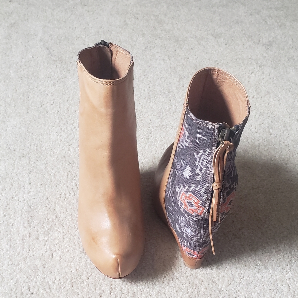 Boots - Picture 2 of 4